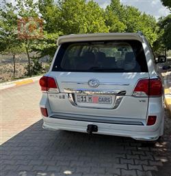 تۆیۆتا لاند کروزەر